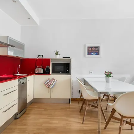 Flateli Pelayo H2 Apartment *