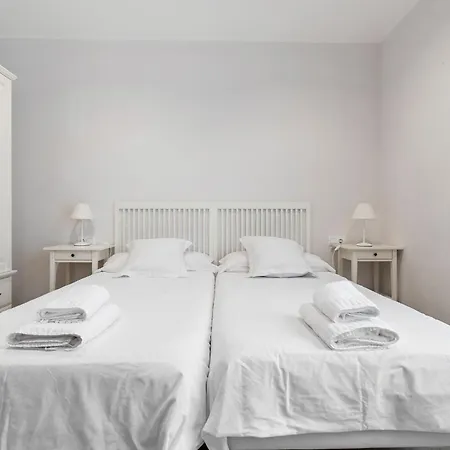 Flateli Pelayo H2 Apartment *